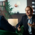 Two men in a disagreement representing seeking intellectual dissent as personal growth strategies